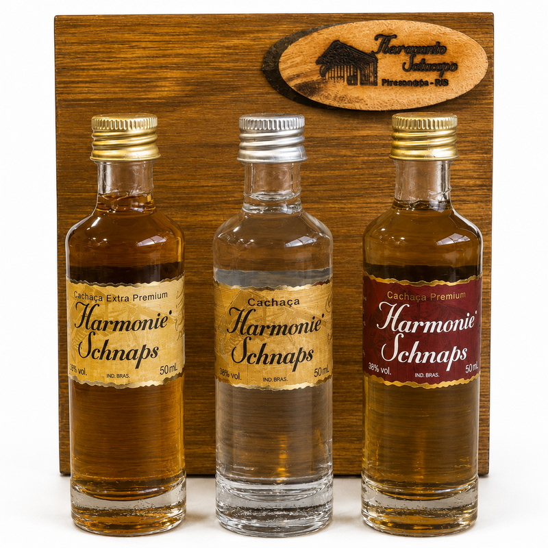Conjunto Cachaça envelhecida em barril de Amburana Prata e premium
